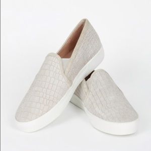JOIE SANDSTONE HUXLEY SUEDE SNEAKER